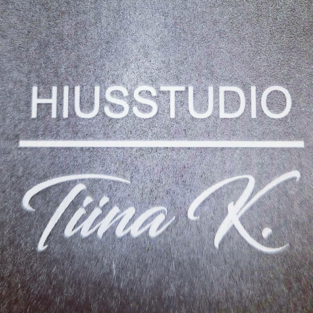 hiusstudiotiinak